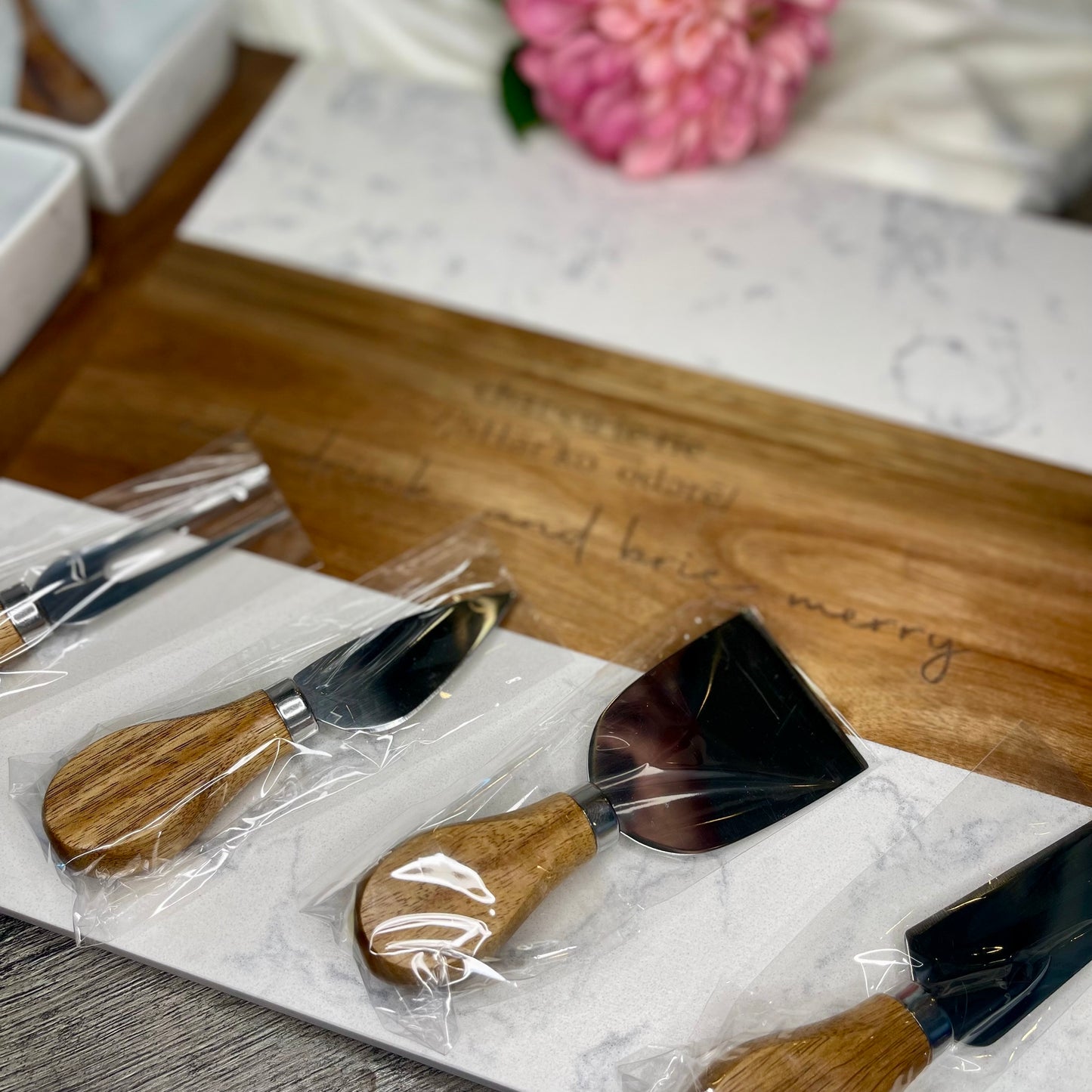 Wood and Marble Charcuterie Board | Personalized Party Platter | Hors d’oeuvres Serving Platter